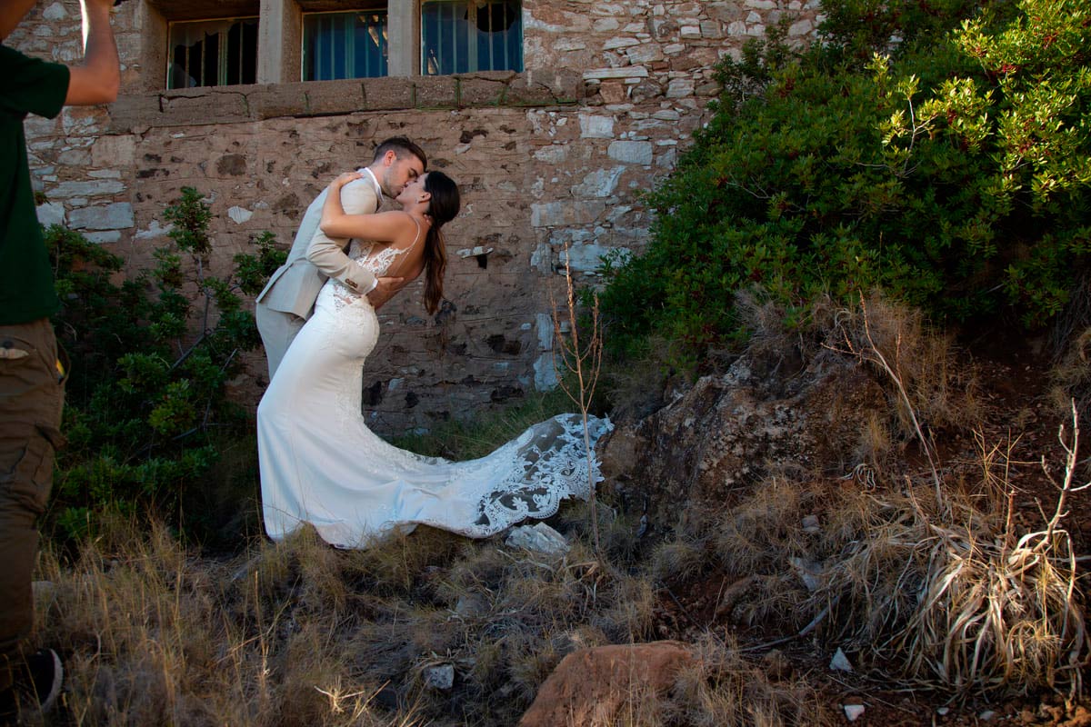 Τρύφωνας & Νικολέτα - Φοινικούντα, Πύλος : Real Wedding by Destination Photographer Iakovos Strikis